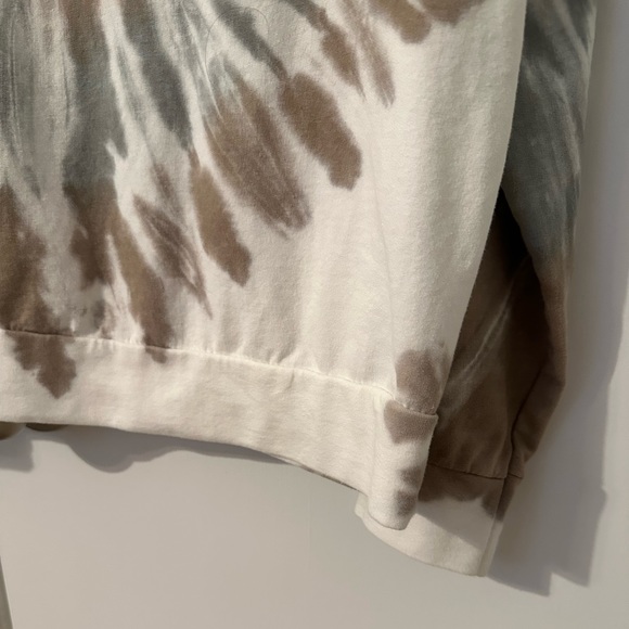 New Collection Tie Dye V-Neck Sweatshirt - Picture 4 of 8